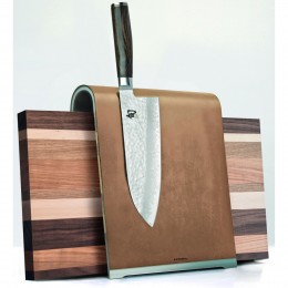 Блок для ножей Saddle KAI, Подставки для ножей, кожа, светло-коричневый. Блок: 25/13/27 см. Доска: 47/24,5/2,5 см.