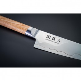 Hож Santoku KAI, Магороку Композит, лезвие 6,5"/ 16,5 см., pукоятка светлое многослойное дерево 12 см.