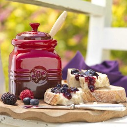 Le Creuset Вазочка и лопатка для мармелада, каменная керамика, с силиконовой лопаткой, цвет: вишневый 