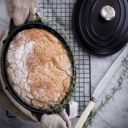 Le Creuset Овальная кастрюля для запекания 29 см, чугун, цвет черный матовый