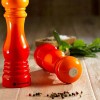 Le Creuset Мельница для перца 15 см, пластик, цвет: оранжевая лава