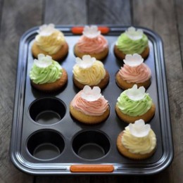 Le Creuset Форма для кексов 12 ячеек, алюминий, с антипригарным покрытием, цвет: гранитный 