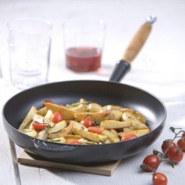Le Creuset Сковорода 28см, эмалированный чугун, цвет: черный матовый