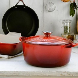Le Creuset Кастрюля круглая для запекания 28 см, чугун, цвет вишневый
