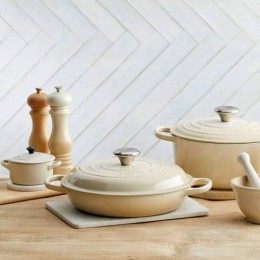 Le Creuset Ступка с пестиком, миндаль