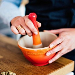 Le Creuset Ступка с пестиком, оранжевая лава